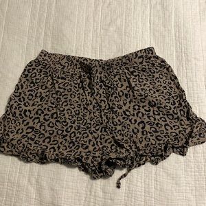 Leopard, flowy shorts